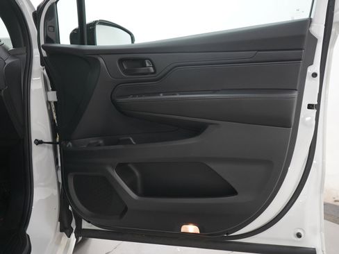 Used 2023 Honda Odyssey Sport image 9