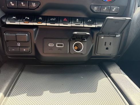 Used 2019 GMC Sierra 1500 Denali w/ Driver Alert Package II AWD/4WD image 39