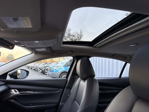 Certified 2025 MAZDA MAZDA3 2.5 Turbo Sedan w/Premium Plus image 32