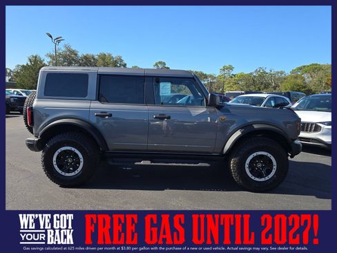 New 2025 Ford Bronco Badlands w/ Sasquatch Package AWD/4WD image 3