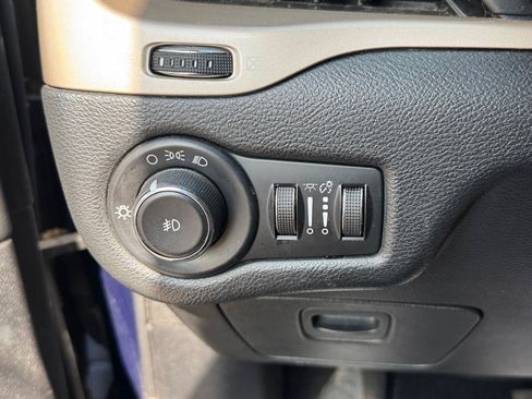 Used 2014 Jeep Cherokee Latitude AWD/4WD image 15