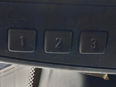 Used 2013 BMW 320i xDrive Sedan AWD/4WD image 10