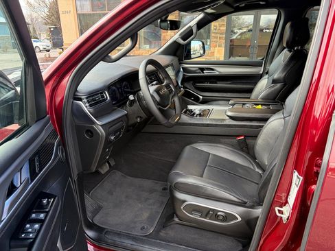 Used 2024 Jeep Wagoneer Series II image 4