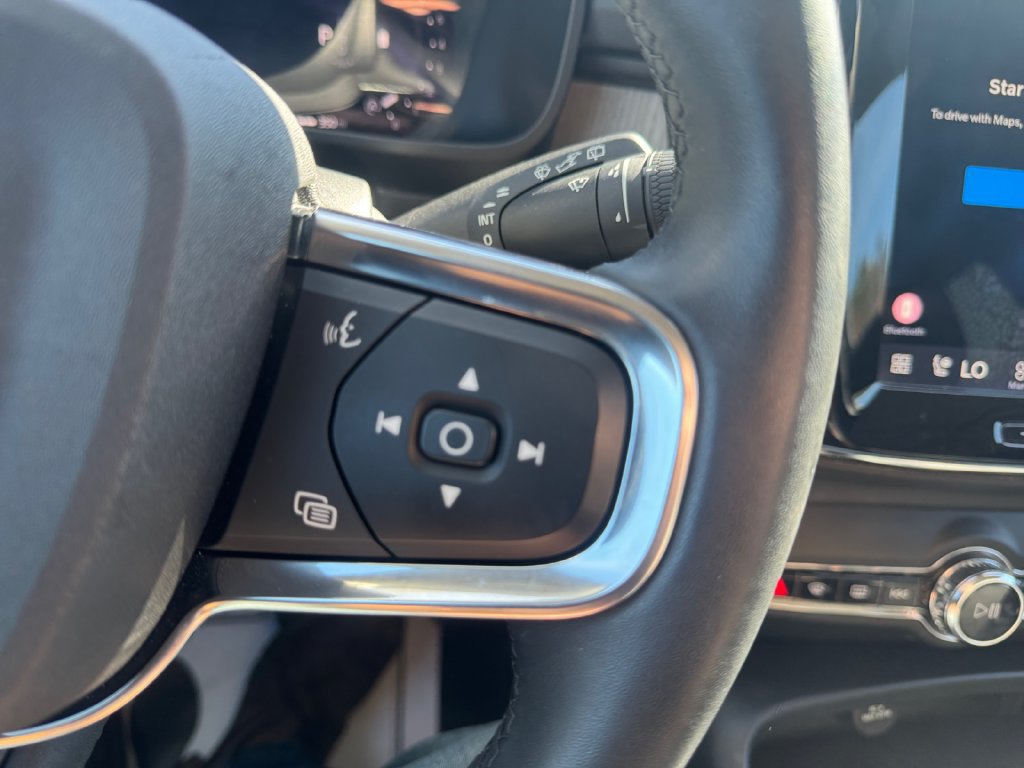 Used 2024 Volvo XC40 B5 Plus w/ Climate Package AWD/4WD image 28