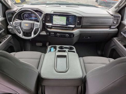 Used 2025 Chevrolet Silverado 1500 LT AWD/4WD image 15