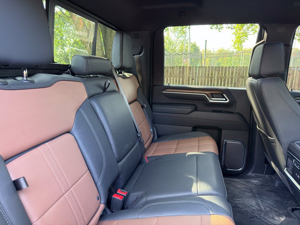 Used 2025 Chevrolet Silverado 3500 High Country w/ High Country Premium Package AWD/4WD image 31