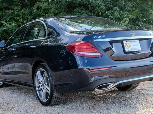Used 2019 Mercedes-Benz E 300 4MATIC w/ Driver Assistance Package image 3