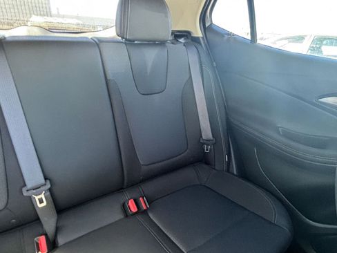 Used 2025 Buick Encore GX Preferred image 34