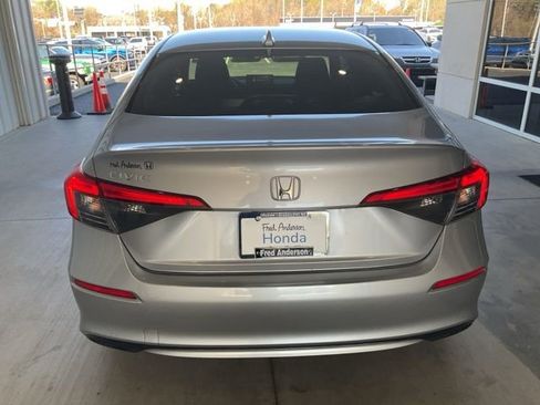 Certified 2022 Honda Civic EX image 21