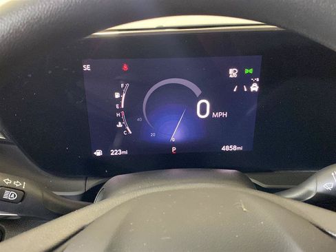 Used 2024 Buick Envista Preferred w/ Advanced Safety Package FWD image 11