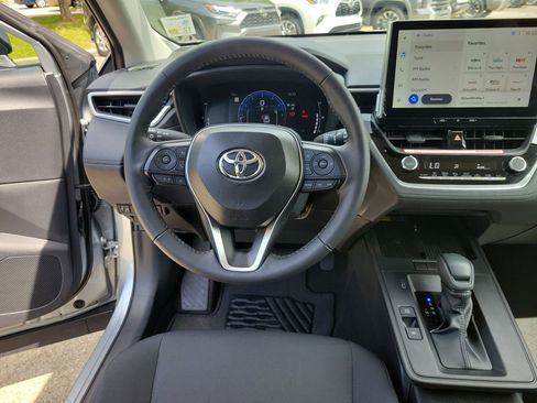 Used 2026 Toyota Corolla Cross LE FWD image 22