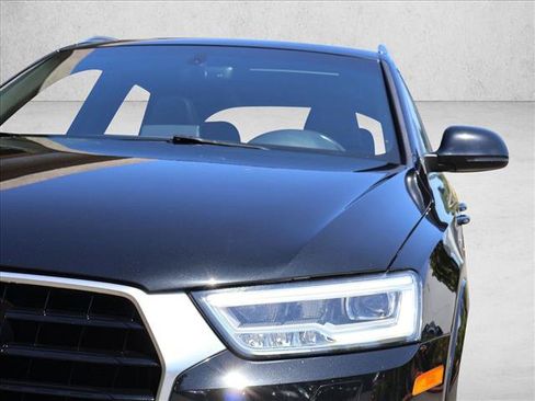 Used 2018 Audi Q3 2.0T Premium Plus w/ Premium Plus Package AWD/4WD image 2