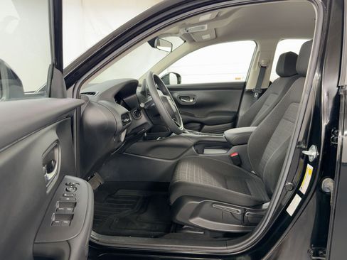 Certified 2024 Honda HR-V LX image 5