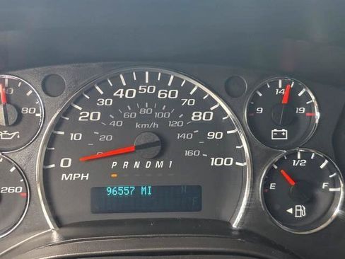Used 2017 Chevrolet Express 3500 RWD image 13