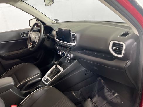 Used 2023 Hyundai Venue Limited FWD image 28