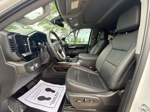 Used 2025 GMC Sierra 1500 SLT w/ SLT Premium Package AWD/4WD image 2