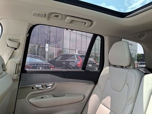 Certified 2025 Volvo XC90 T8 Ultra w/ Protection Package Premier AWD/4WD image 12