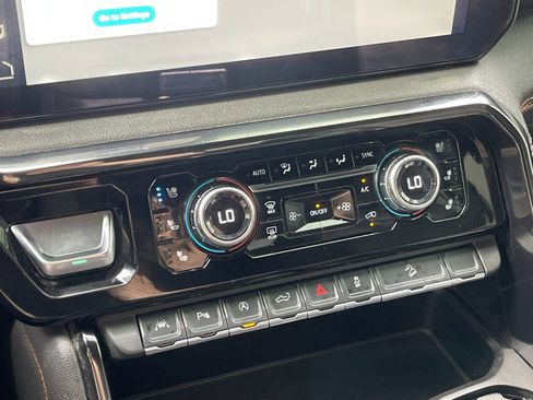 Used 2024 GMC Sierra 1500 AT4 w/ Technology Package image 23