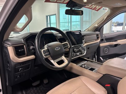Used 2024 Ford Expedition Limited RWD image 19