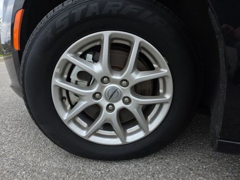Used 2024 Chrysler Pacifica Touring-L FWD image 22