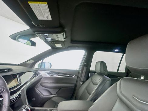 Used 2025 Cadillac XT6 Premium Luxury image 26
