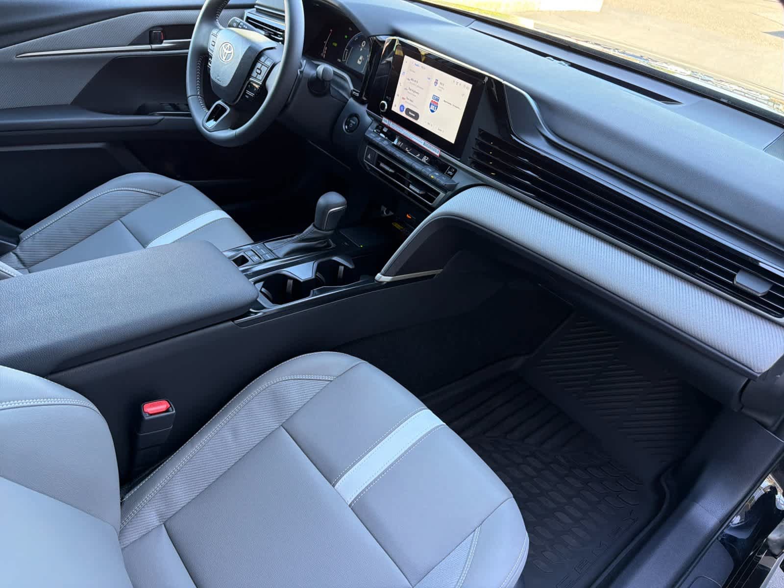 Used 2026 Toyota Camry SE w/ Convenience Package FWD image 16