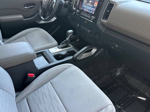 Used 2022 Nissan Frontier SV w/ Technology Package RWD image 15