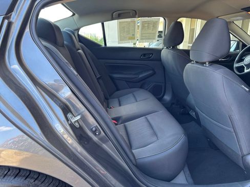 Used 2025 Nissan Altima 2.5 SV FWD image 27