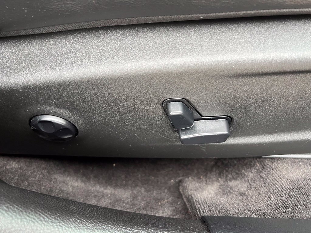 Used 2016 Chrysler 300 S AWD/4WD image 11