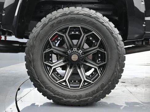 Used 2023 RAM 2500 Big Horn w/ Level B Equipment Group image 17