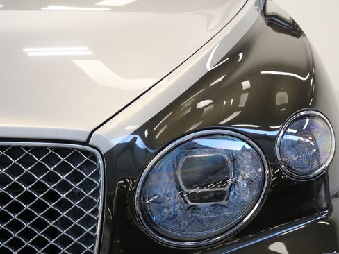 Used 2021 Bentley Bentayga Hybrid -Mulliner Driving Speci image 54
