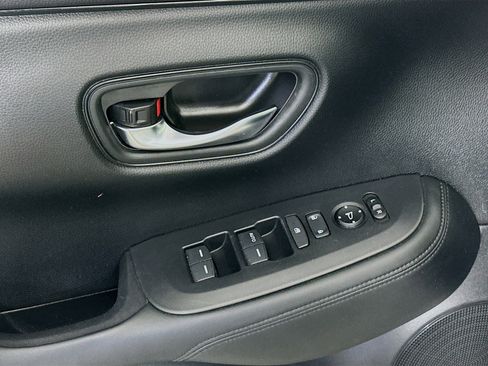 Used 2023 Honda HR-V LX image 15