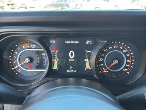 Used 2025 Jeep Wrangler Unlimited Rubicon AWD/4WD image 19