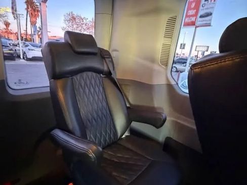 Used 2019 Ford Transit 150 XLT image 11