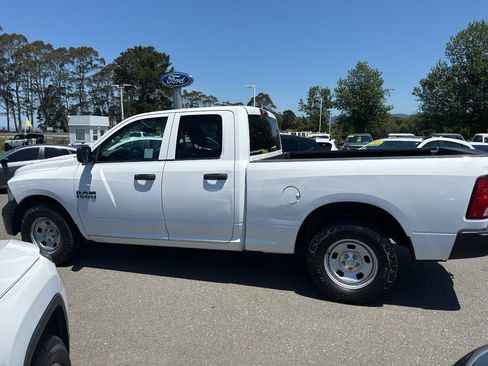 Used 2017 RAM 1500 Tradesman RWD image 3