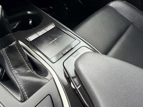 Used 2019 Lexus UX 200 w/ Premium Package FWD image 25