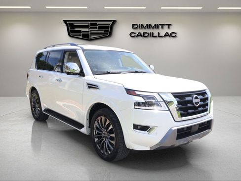 Used 2024 Nissan Armada Platinum w/ Captain's Chairs Package RWD image 7
