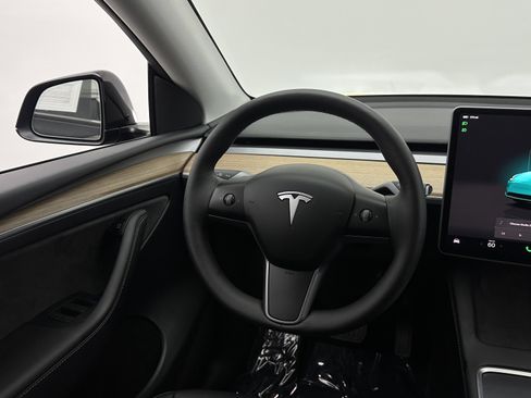 Used 2023 Tesla Model Y Long Range AWD/4WD image 29