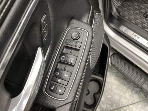 Used 2022 RAM 1500 Laramie w/ Sport Appearance Package AWD/4WD image 10