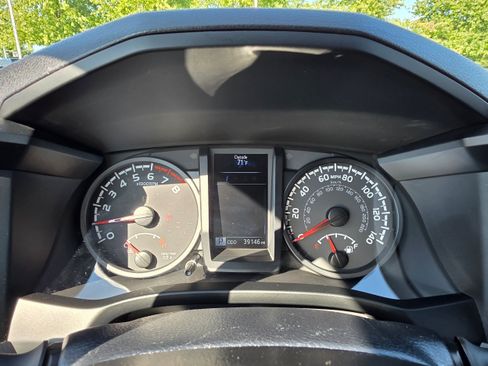 Used 2023 Toyota Tacoma SR AWD/4WD image 18