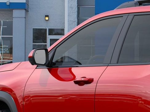 New 2027 Chevrolet Equinox ACTIV w/ Safety and Technology Package AWD/4WD image 13