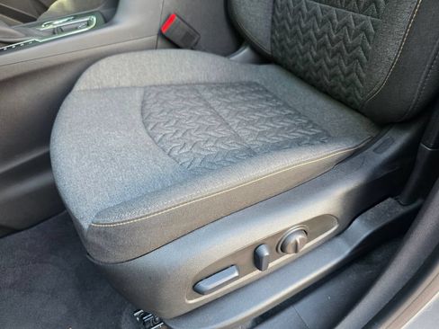 Used 2024 Chevrolet Equinox LT FWD image 13