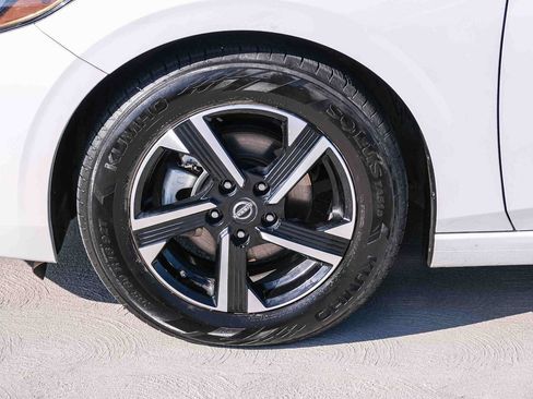 Used 2024 Nissan Sentra SV FWD image 9