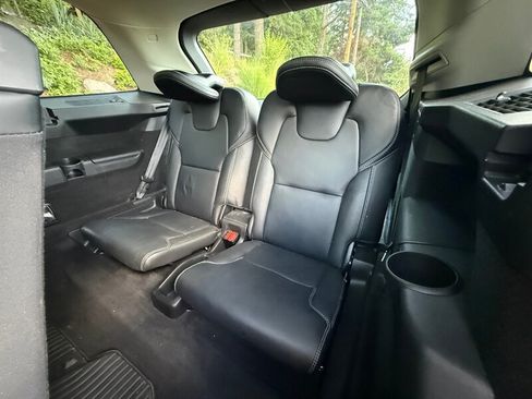 Used 2018 Volvo XC90 T6 Momentum w/ Convenience Package AWD/4WD image 16