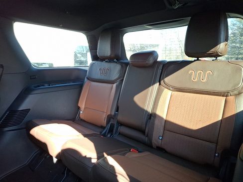 Used 2025 Ford Expedition King Ranch image 12