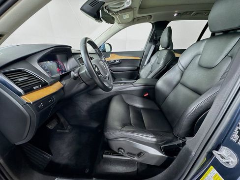 Used 2022 Volvo XC90 T6 Momentum w/ Advanced Package image 23