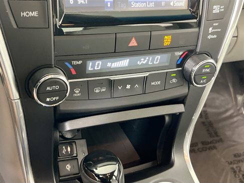 Used 2015 Toyota Camry XLE FWD image 15