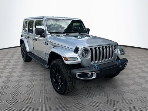 Used 2022 Jeep Wrangler Unlimited Sahara w/ Cold Weather Group image 4