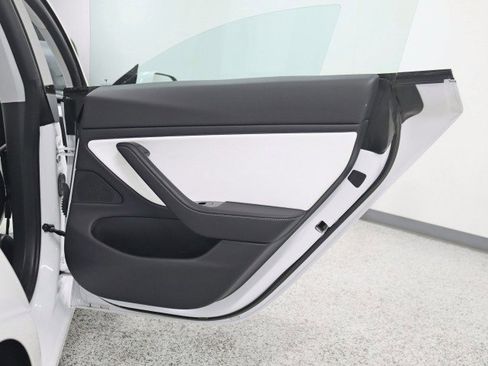 Used 2020 Tesla Model 3 Performance image 37