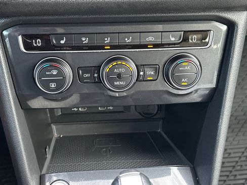 Used 2021 Volkswagen Tiguan SE w/ Panoramic Sunroof Package FWD image 15